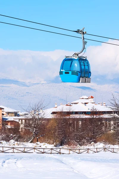 索非亚电缆车舱和雪的山峰保加利亚 — 图库照片