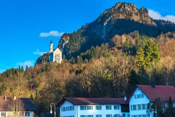 Slavný zámek Neuschwanstein mezník Bavorsko v Německu — Stock fotografie