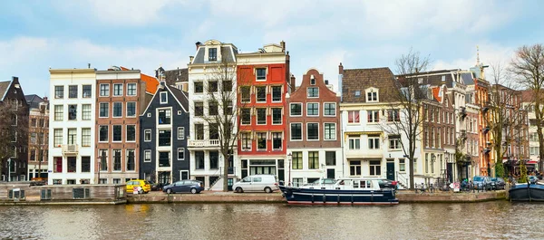 Geleneksel eski evleri, kanal, köprü, Bisiklet Amsterdam, Hollanda