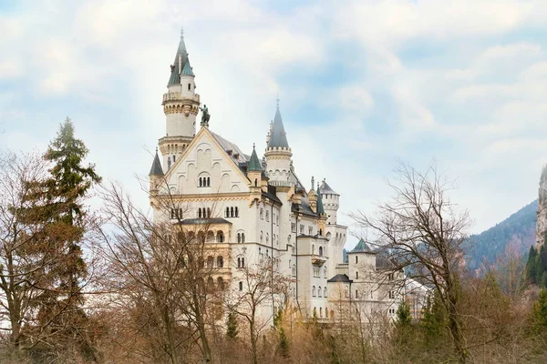 Замок Нойшванштайн знаменитый замок в Германии — стоковое фото