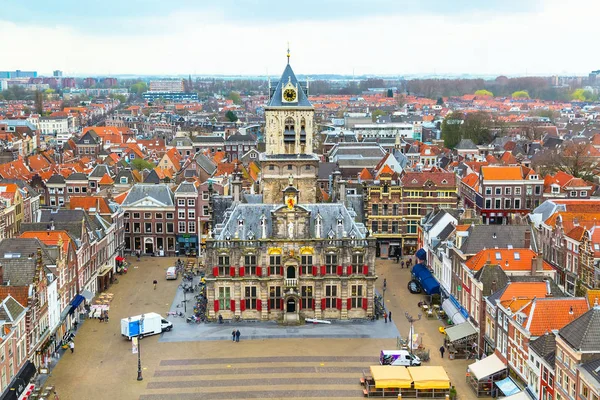 Vista panorâmica aérea de rua com casas em Delft, Holanda — Fotografia de Stock