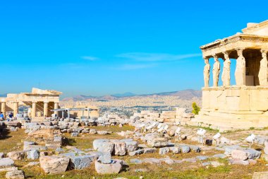 Yunanistan 'ın Atina kentindeki Akropolis ve Echtheum Tapınağı