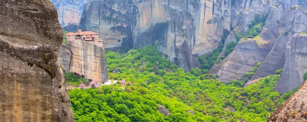 Meteora monastery on the high cliff, Greece — Stock Photo, Image