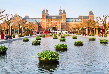 Rijksmuseum ve insanların önünde yazma, ben amsterdam ' daki Museumplein, Hollanda