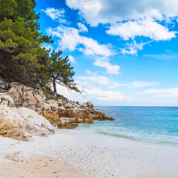 Yunan Saliara aka mermer Beach, Thassos Island, Yunanistan ile deniz manzarası Panoraması