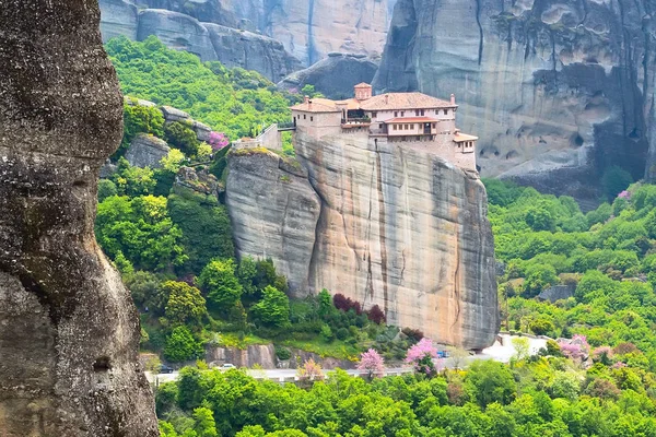 Meteora monastery on the high cliff, Greece — Stock Photo, Image