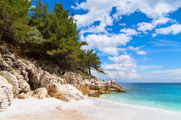 Panorama del paisaje marino con el griego Saliara aka Marble Beach, Thassos Island, Grecia —  Fotos de Stock