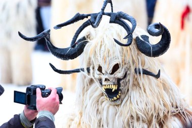 geleneksel Kukeri kostüm festival Bulgaristan