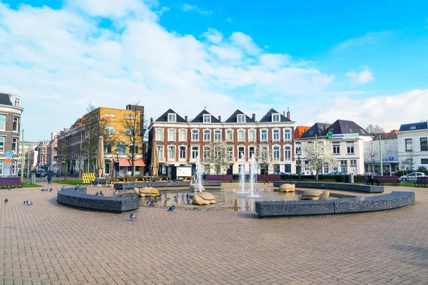 Straßenansicht mit holländischen Häusern in Den Haag, Holland — Stockfoto