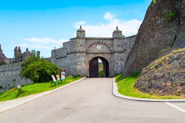 Belogradchik Kaleto, ancient fortress, tourist attraction — Stock Photo, Image