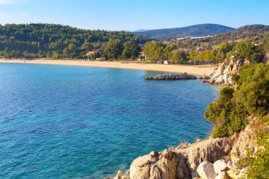 Deniz Manzaralı su ve sandy beach hava tatil arka plan