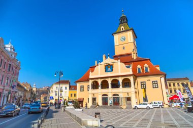 Romanya 'nın Brasov kentindeki Council Square veya Piata Sfatului.