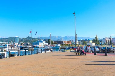Batum, yaz siyah deniz resort, Georgia bağlantı noktası ve Dağ doruklarına