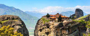Meteora cliff, Yunanistan üzerinde Agios Stefanos St Stefan manastır