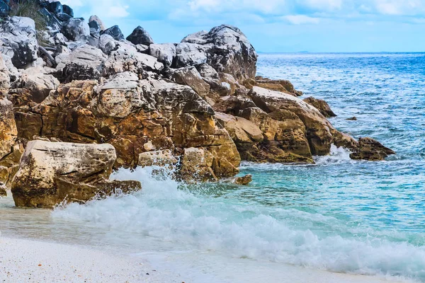 Onde a Saliara aka Marble Beach nell'isola di Thassos, Grecia — Foto Stock