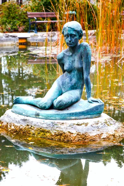 Statue im japanischen Garten, budapest — Stockfoto