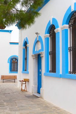 Yunan geleneksel beyaz ve mavi windows