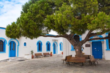 Yunan geleneksel beyaz ve mavi windows