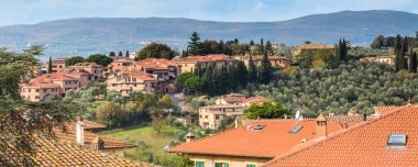 Panorama Evleri, selvi ile eski şehrin Siena, Toskana, İtalya