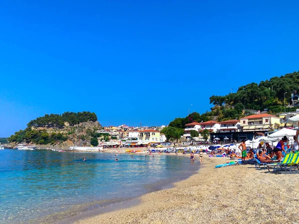 Panoramablick auf Parga griechischer Badeort am Ionischen Meer, Griechenland — Stockfoto