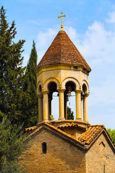 トビリシ、グルジアでベル シオニ大聖堂の塔教会 — ストック写真