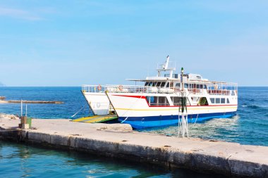 Ouranoupolis liman ve Feribot İskelesi Yunanistan Agia Anna tekne