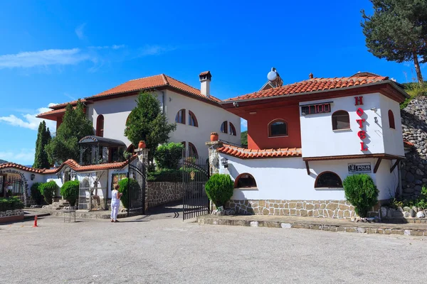 Complejo Chilingira en la presa Vacha en las montañas Rhodopes, Bulgaria — Foto de Stock