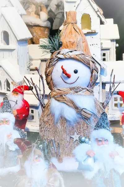 Figurina pupazzo di neve al mercatino di Natale — Foto Stock