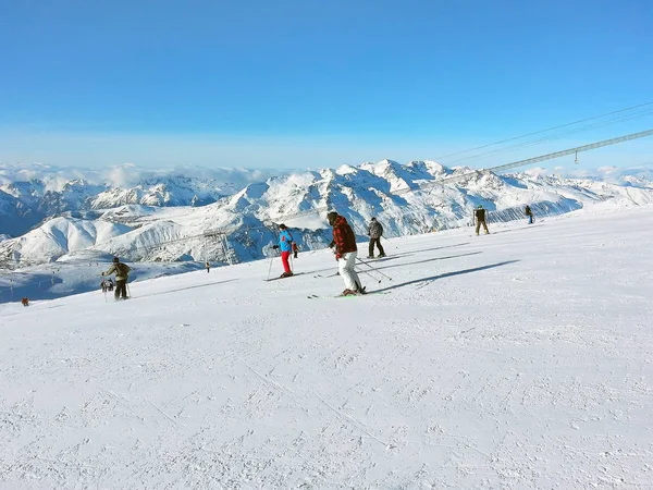 Skigebied hellingen luchtfoto, Frankrijk — Stockfoto