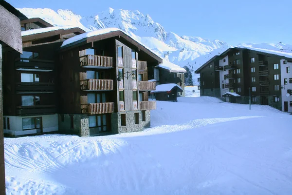 Belle Plagne ski resort stad en hellingen, Frankrijk — Stockfoto