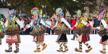 geleneksel Kukeri kostüm festival Bulgaristan