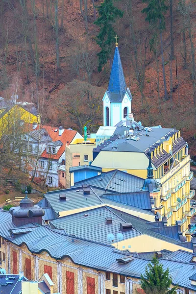 Luchtfoto panorama-view van Karlovy Vary, Tsjechië — Stockfoto