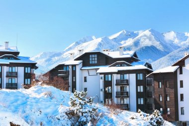 Evler ve kar dağlar panorama Bansko, Bulgaristan