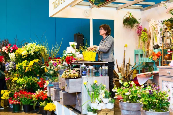 Floristics lesson at Keukenhof, Lisse, Netherlands — Stock Photo, Image