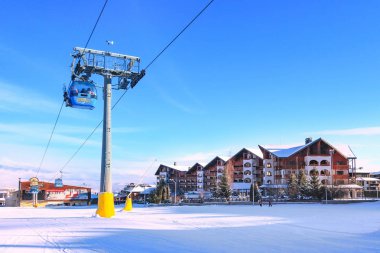 Kayak merkezi Bansko, Bulgaristan, insanlar, kayak asansörü