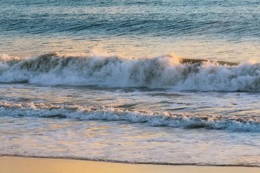 Deniz arka plan doku ile dalga ve sandy beach