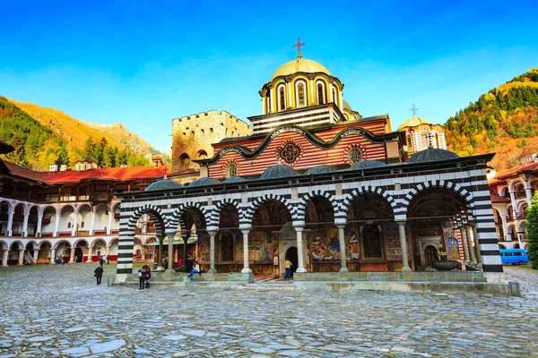 Rilaklostret, Bulgarien och hösten berg — Stockfoto