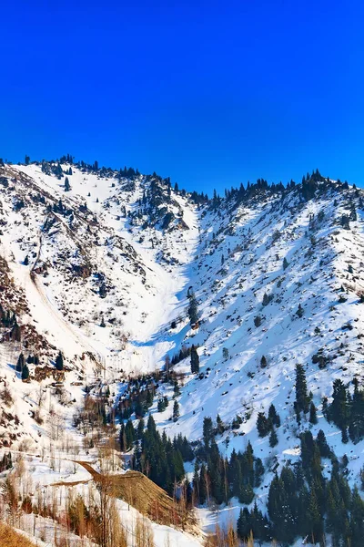 Neve inverno montanha fundo — Fotografia de Stock