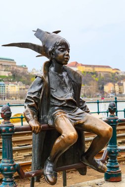 Budapeşte küçük Prenses şakacı heykeli