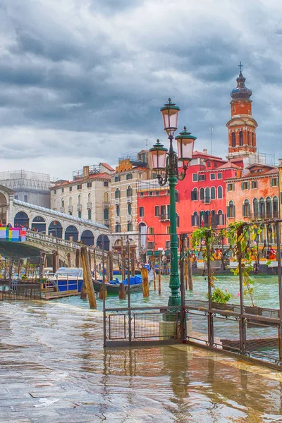 Venice, Rialto bridge and canal view, Italy — Stock Photo, Image