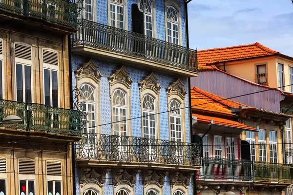 Oporto, Portugal casco antiguo coloridas casas — Foto de Stock