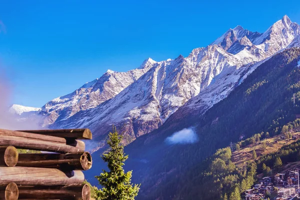 Schnee Schweizer Alpen in der Schweiz, Zermatt im Herbst — Stockfoto