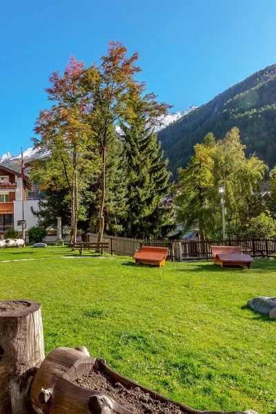 Häuser im Alpendorf Zermatt, Schweiz — Stockfoto