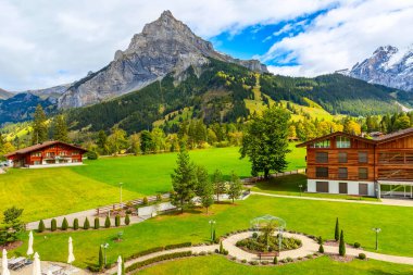 Kandersteg 'deki ev, dağlar, İsviçre