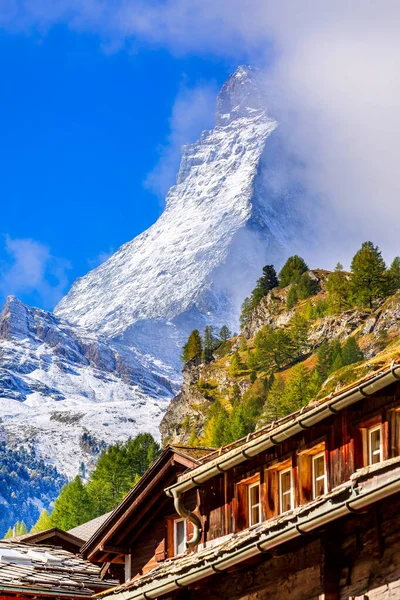 Matterhorn e Zermatt Alpine Village, Suíça — Fotografia de Stock