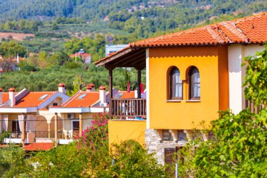 Nikiti, Sithonia, Yunanistan, sıra sıra evler