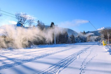 Bulgaristan 'ın kayak beldesi Bansko, kayak asansörü