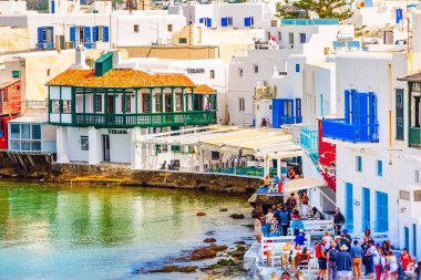Küçük Venedik'teki Yunan tavernası, Mikonos, Yunanistan