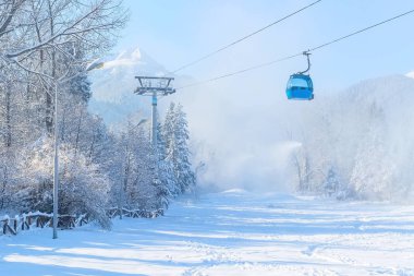 Kayak merkezi Bansko, Bulgaristan, teleferik ve yamaç