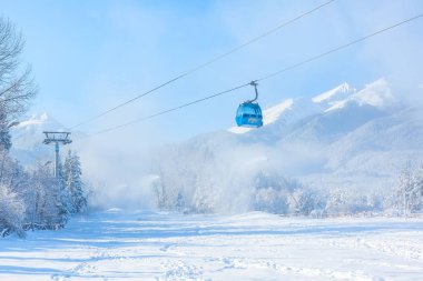 Kayak merkezi Bansko, Bulgaristan, teleferik ve yamaç